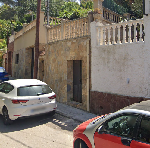 50% of the detached single-family home, on Antonio Gaudí street, Urb. Cesalpina de Santa Coloma de Cervelló, (Barcelona). FR 1245 RP Sant Boi de Llobregat.