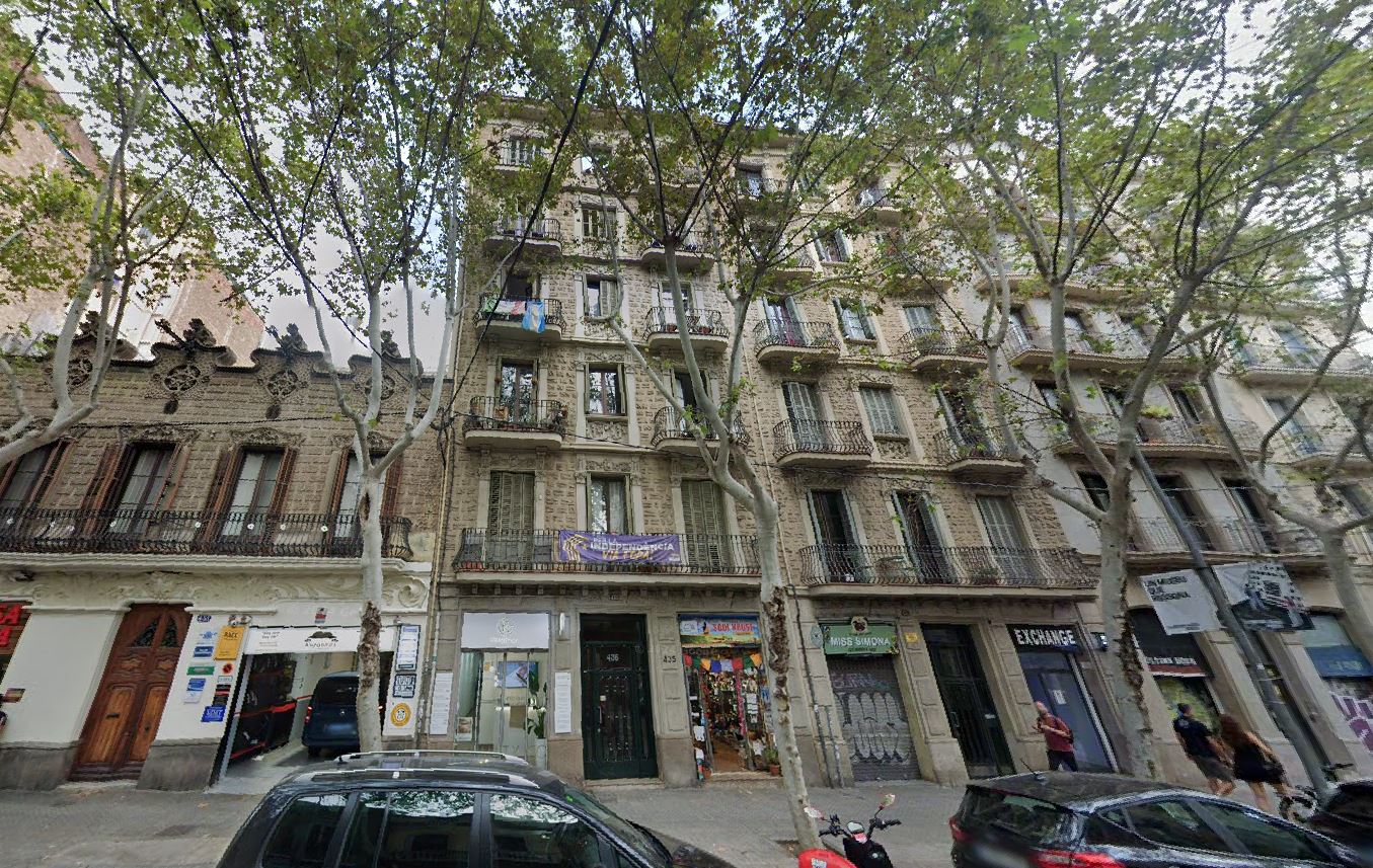 1/7 nuda propiedad de la vivienda en piso principal, puerta 2ª, en C/ Valencia, de Barcelona. FR 31281 RP Barcelona 22