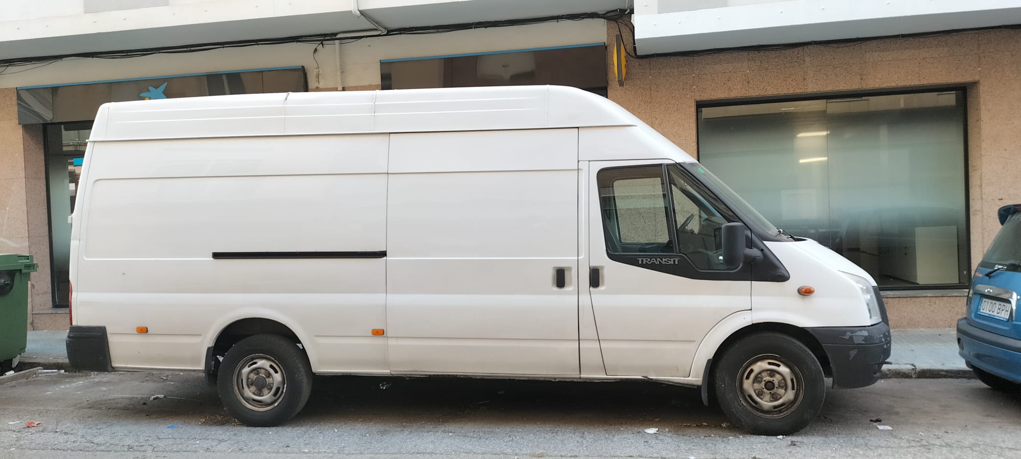 Ford Transit. Registration 0498-KVH