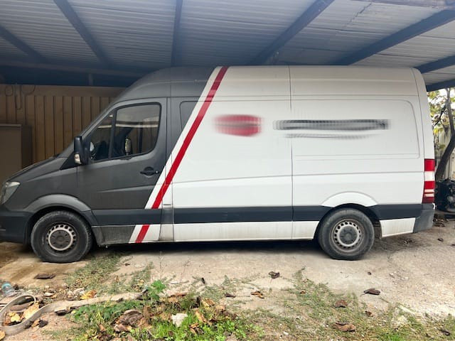 Mercedes SPRINTER van. Registration 0290 KBV