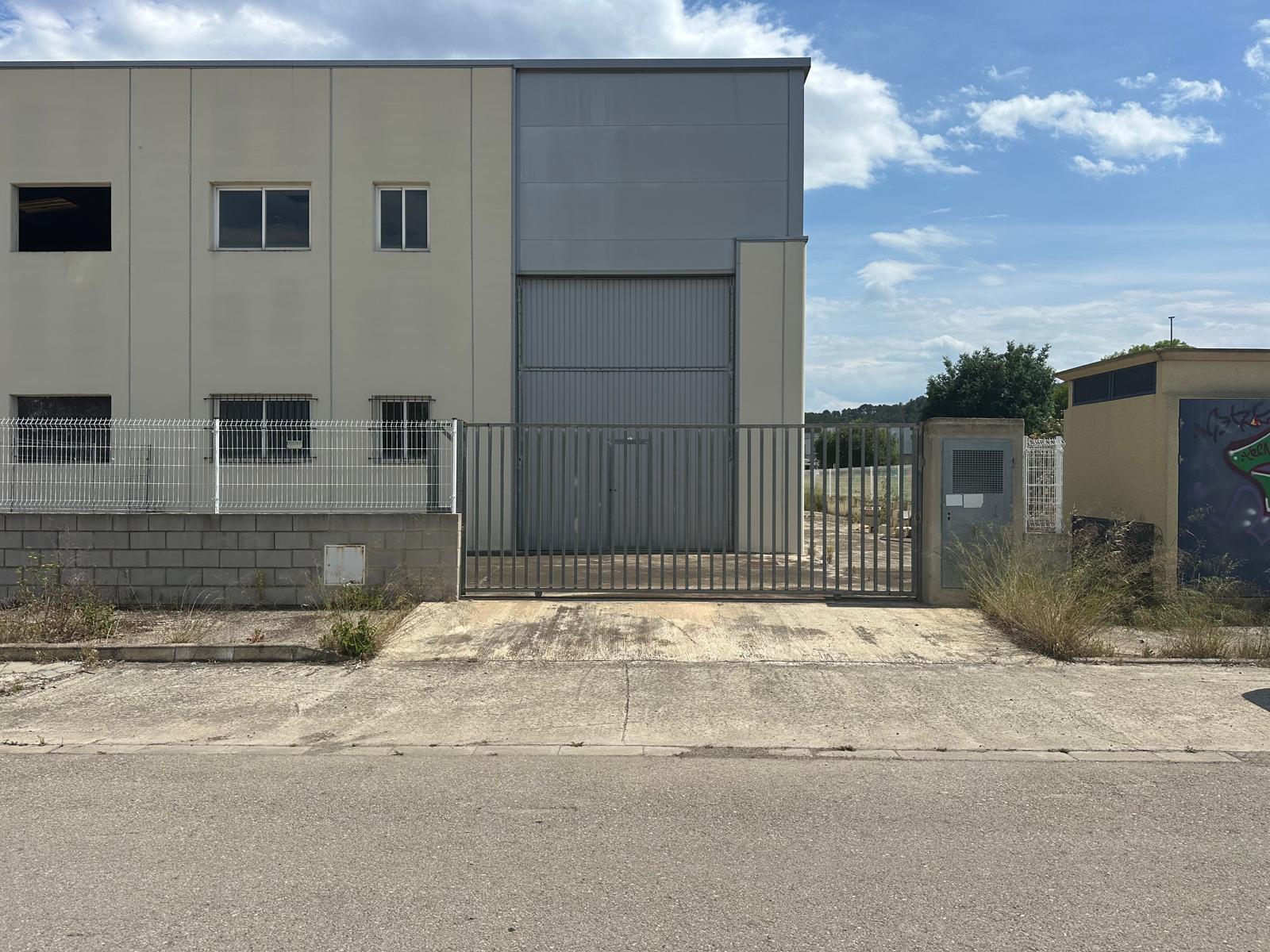 Industrial warehouse at Camino Azagador Llong 50, marked with number 1 in Xativa, (Valencia). FR 35135 RP Xativa nº 2