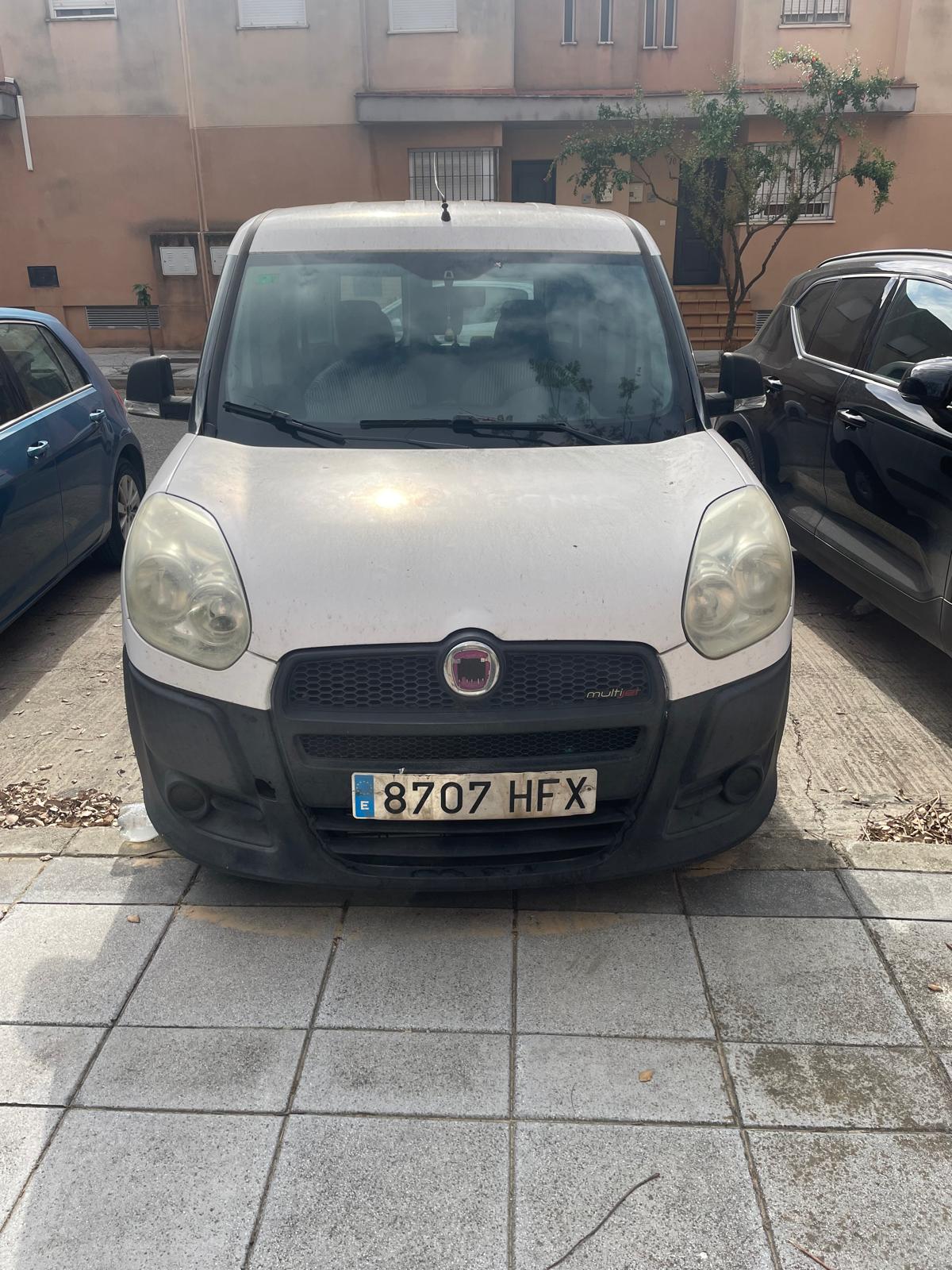 Fiat Doblo van registration 8707HFX