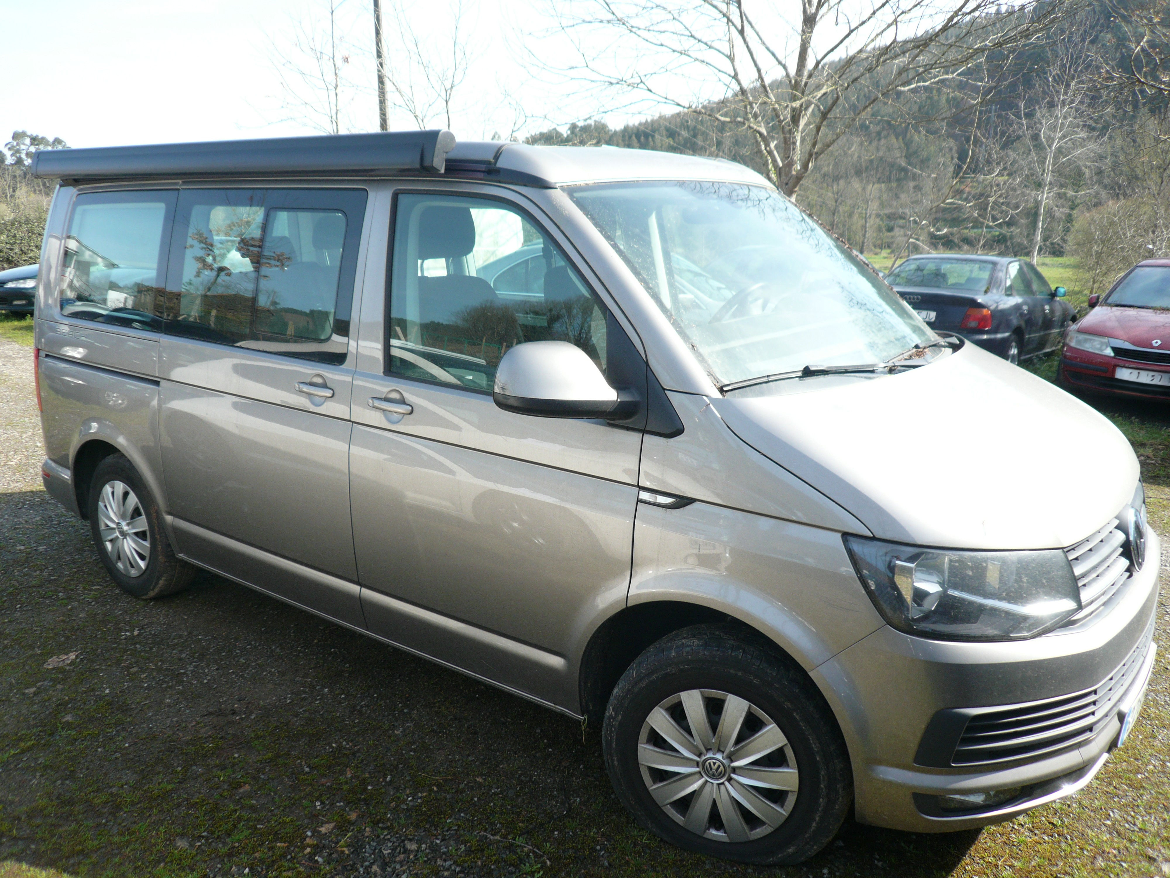 Volkswagen California Beach matrícula 2285KVZ