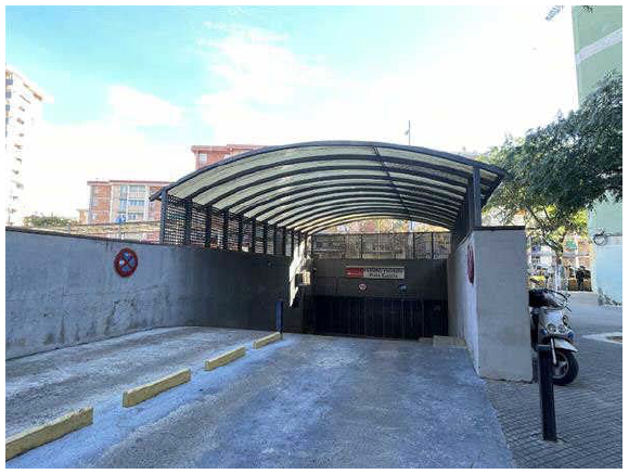 Concesión administrativa de una plaza de aparcamiento nº 70 en C/Cristòfor Llargués 11 Cornellà de Llobregat, (Barcelona).