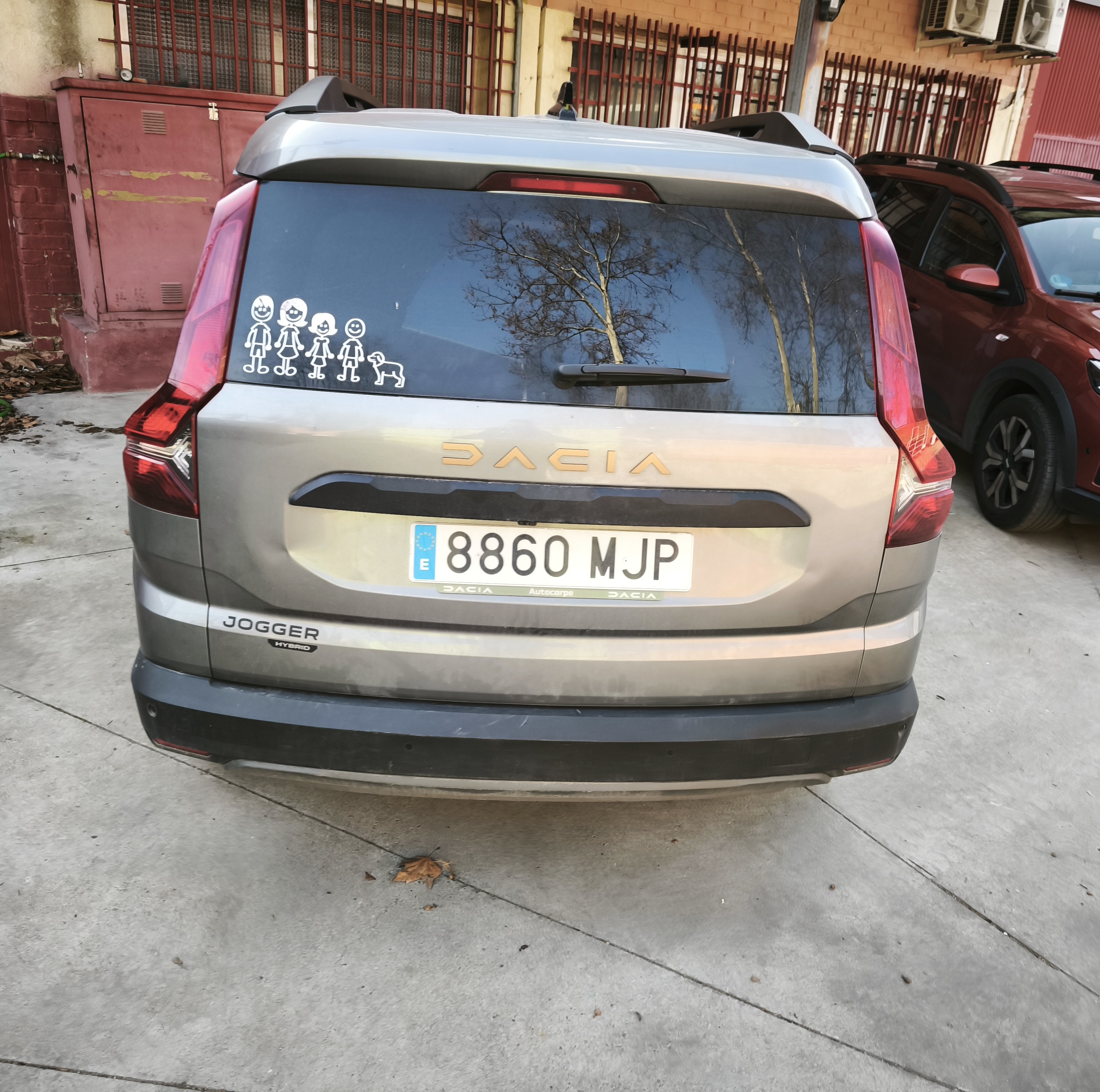 LOTE 3 – VEHÍCULO DACIA JOGGER MATRÍCULA 8860-MJP