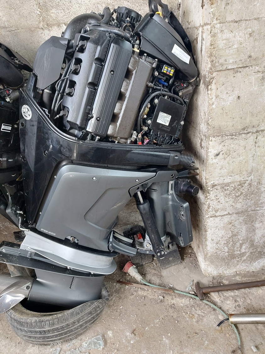 Motor Mercury Racing 450 Babor Nº Serie: NCB00026-AB 064/19 Diciembre 2019