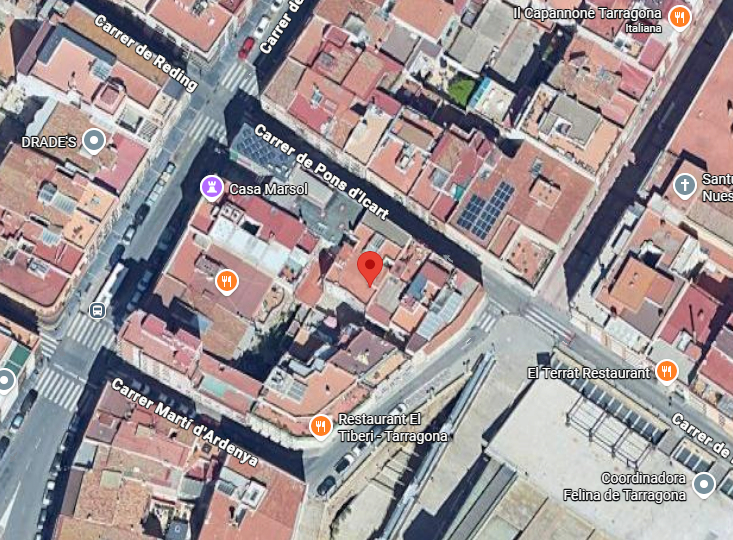 Lote compuesto por local comercial en planta baja, entresuelo y almacén en C/ de la unió y Pons D`Icart de Tarragona. FR 82585 y 4547 RP Tarragona nº 1