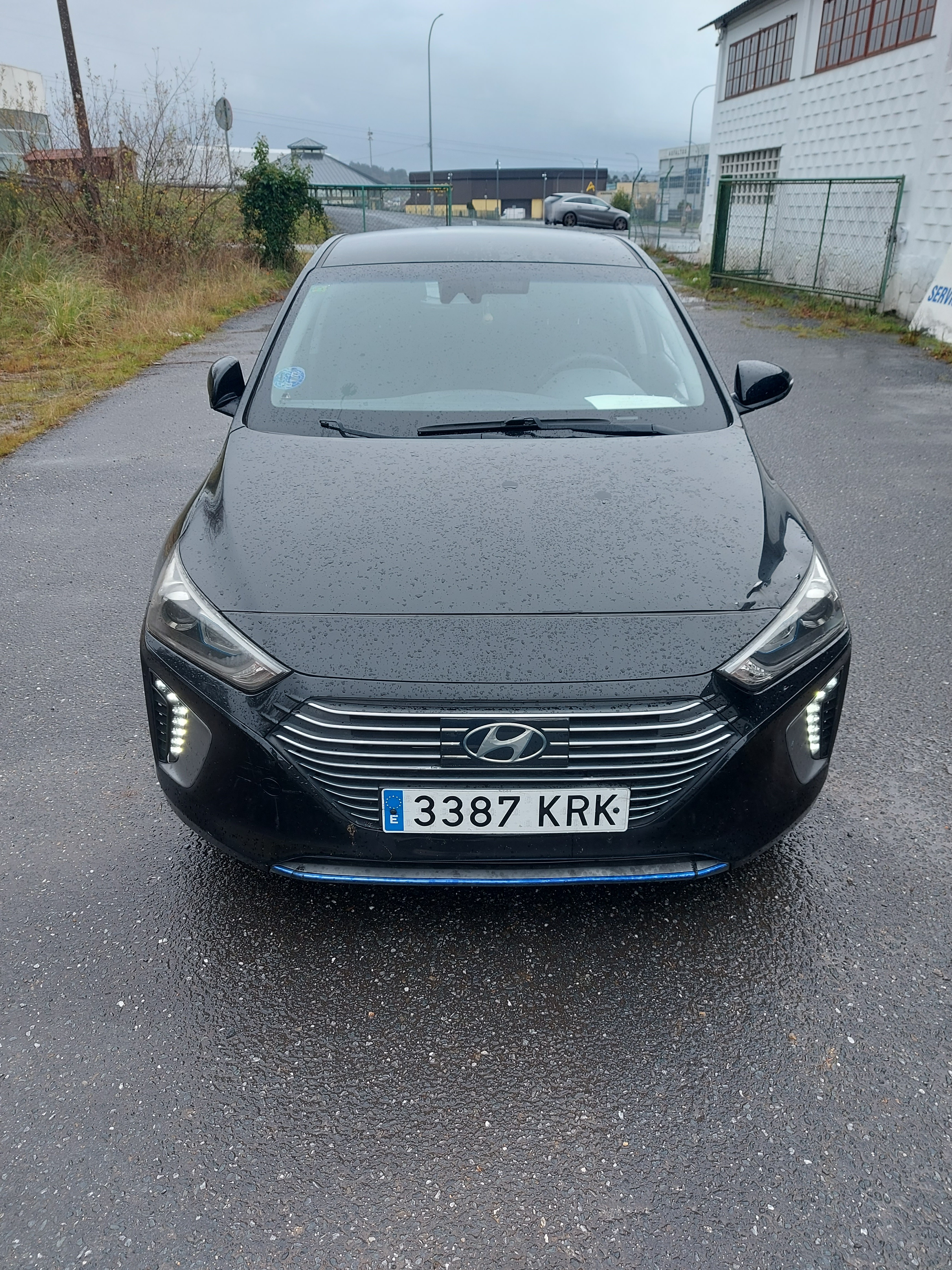 Vehículo Hyundai Ioniq matrícula 3387-KRK
